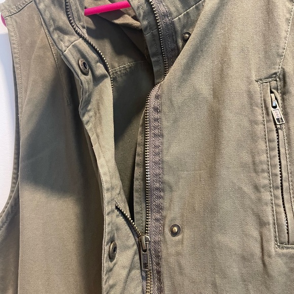 Army green zip/button vest - Picture 3 of 8
